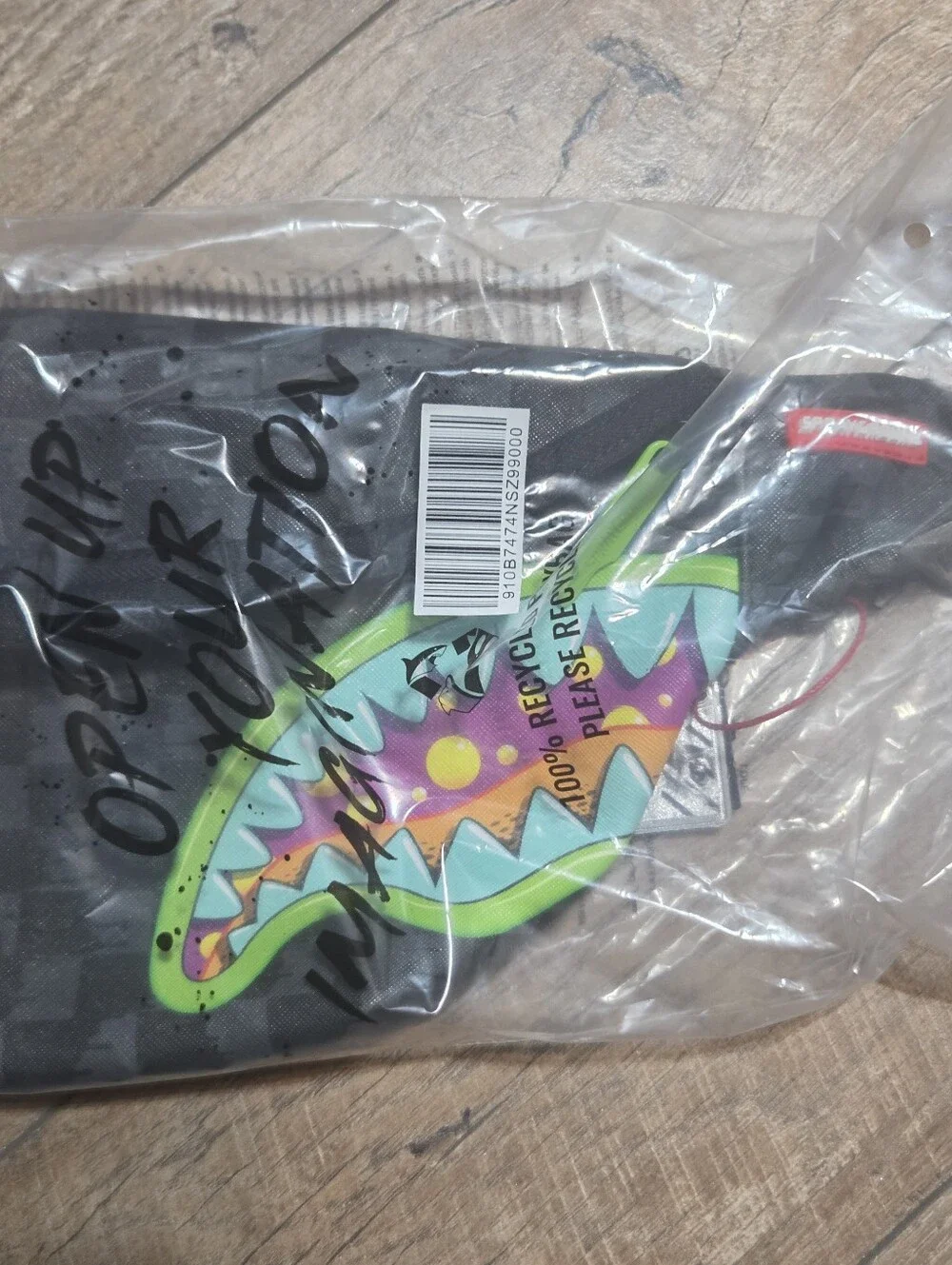 SPRAYGROUND SLIME TAKEOVER SAVVY CROSSBODY UNISEX
